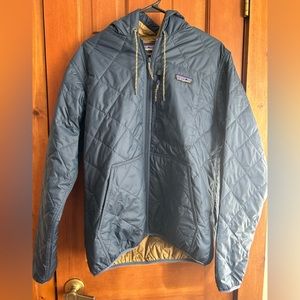 Patagonia Men’s Diamond Quilted Bomber Hooded Jacket size M